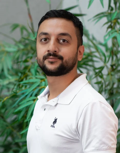 Mark Barseghyan, Agent